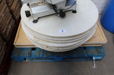 Lot 87 - 8 large round white plastic table tops plus 5...
