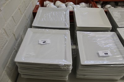 Lot 151 - Approximately 30 white square plates