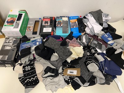 Lot Bag containing a large quantity of men's and...