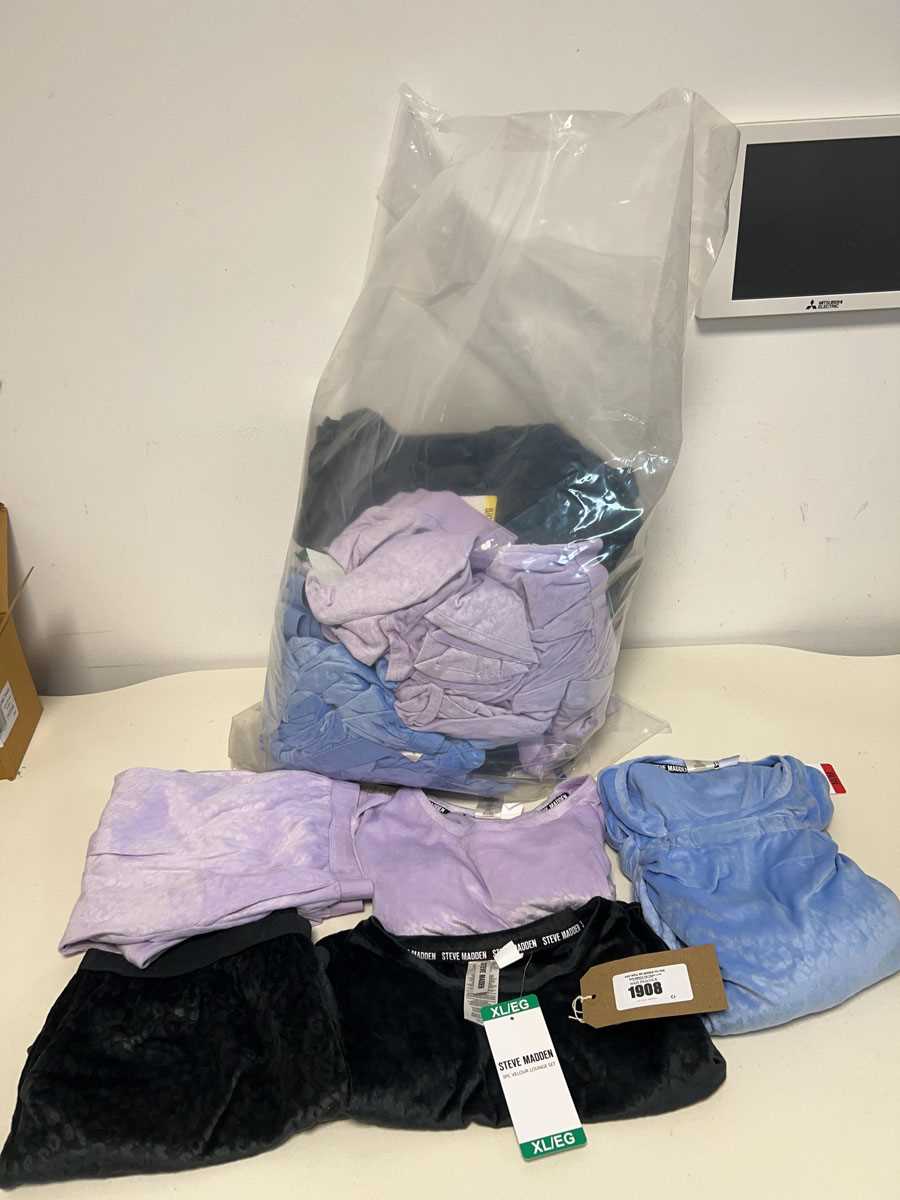 Lot Approx. 20 items of ladies loungewear shorts,...