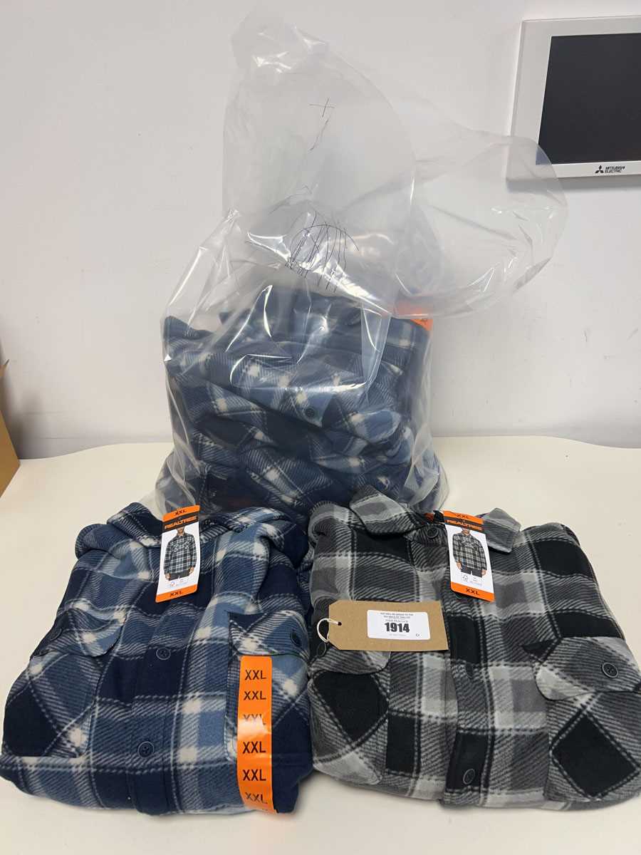 Lot Approx. 5 men's button up shackets by RealTree.