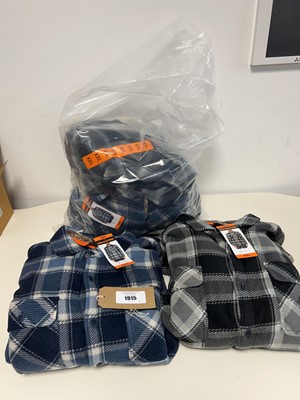 Lot Approx. 5 men's button up shackets by RealTree.