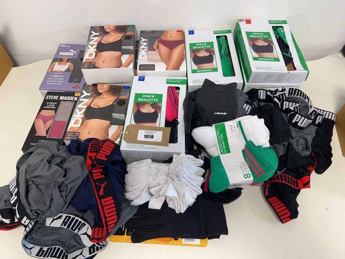 Lot Bag containing men's and women's underwear,...