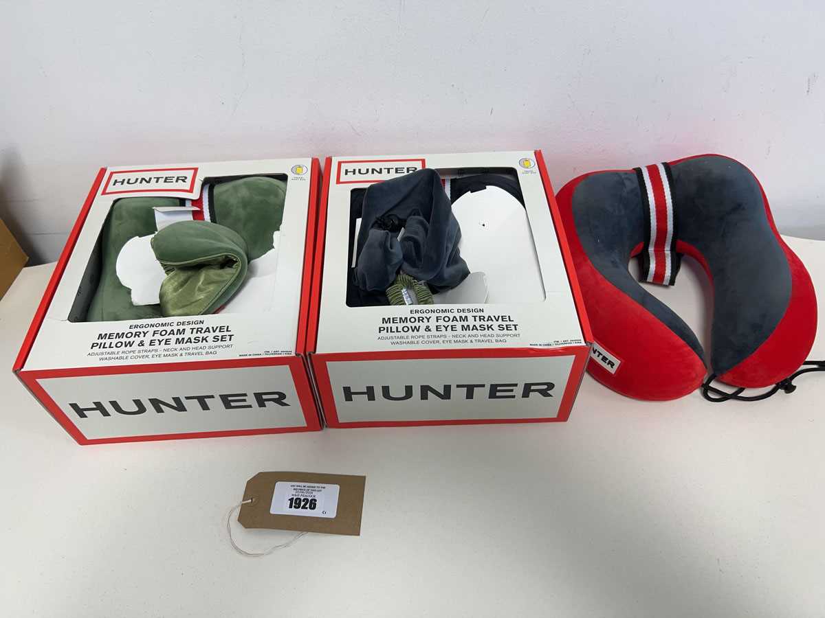 Lot Bag containing x2 boxed and x1 unboxed Hunter...