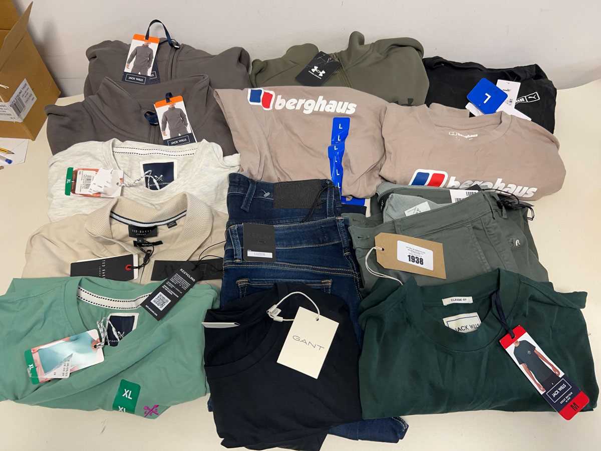 Lot Approx. 14 items of branded clothing to...