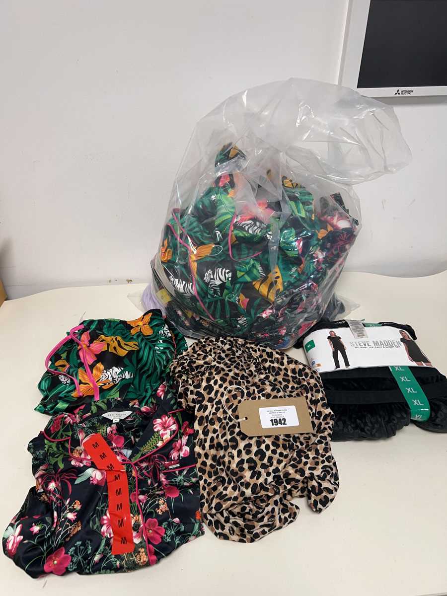 Lot Mixed lot of ladies sleepwear by Room Service,...