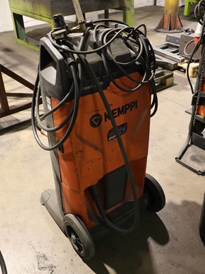 Lot 18 - Kemppi Kempact 323R welder