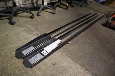Lot 119 - Pair of Invicta model IFE472HDBO-N/F extension...