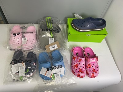 Lot 1919 - 6x Pairs of Crocs in various styles and sizes