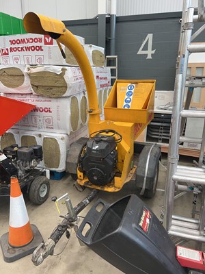 Lot 4466 - Industrial petrol wood chipper
