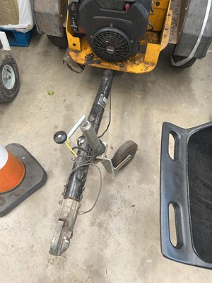 Lot 4466 - Industrial petrol wood chipper