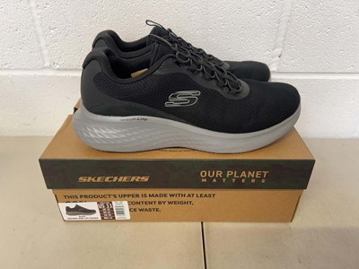 Lot Boxed pair of Skechers skech-lite air cooled...