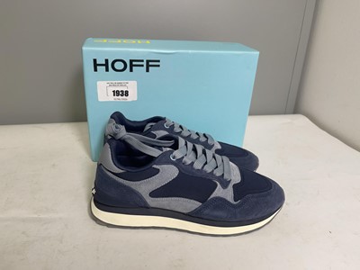 Lot 1938 - Hogg UK4 city trainers in navy - boxed