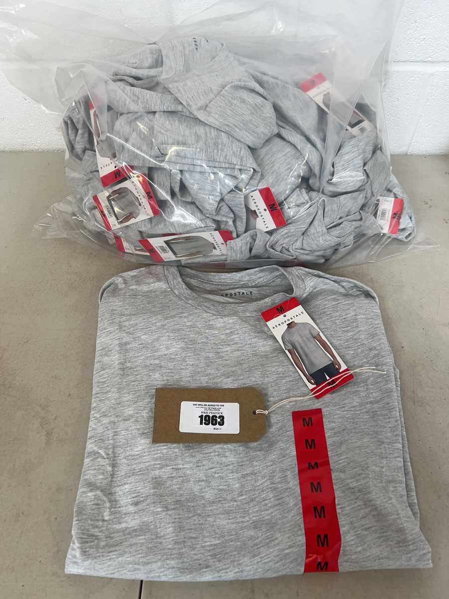 Lot Approx. 17 men's Aeropostale t-shirts