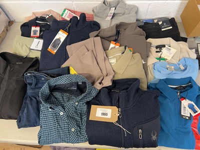 Lot Approx. 18 branded items of clothing to...