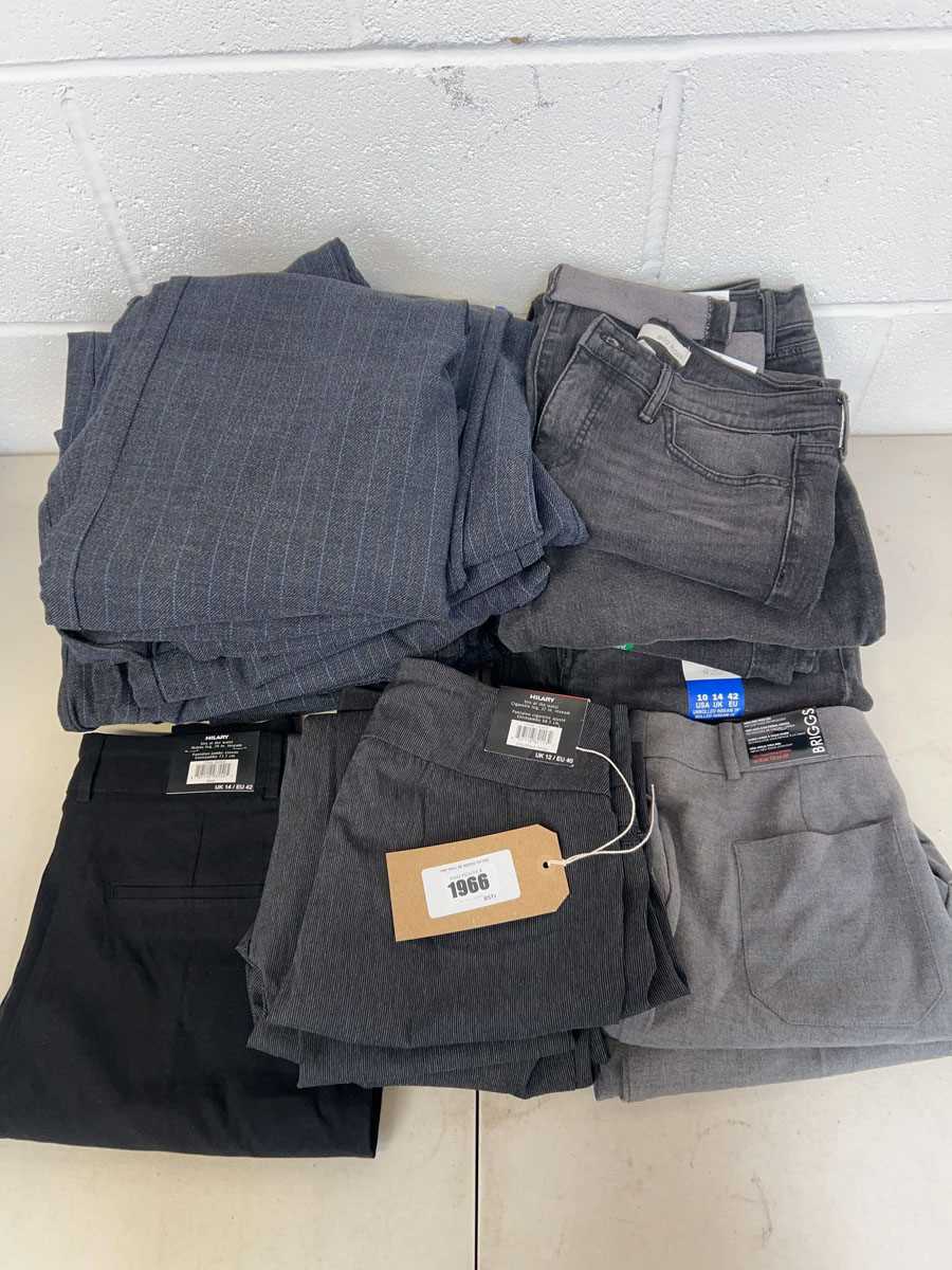 Lot Approx. 20 ladies trousers to included Ella...