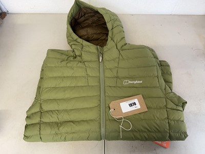 Lot Berghaus hooded 'vaskye' coat in green size L