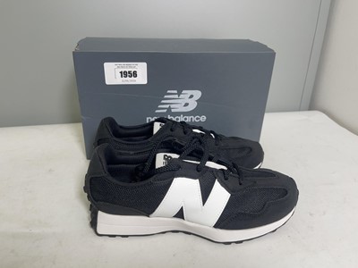 Lot 1956 - New Balance UK5.5 327 trainers in black - boxed
