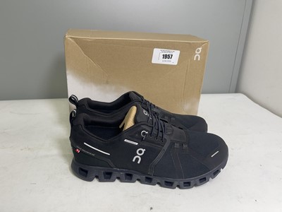 Lot 1957 - On Cloud Running UK8.5 cloud 5 waterproof...