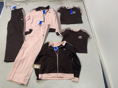 Lot 1977 - Adidas brown & pink collection sportswear size...