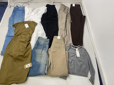 Lot 1979 - Zara & Sister Companies clothing