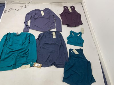 Lot 1986 - Sweaty Betty sportswear