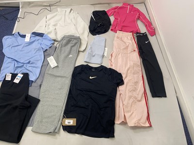 Lot 1993 - Sportswear to include Nike, Lulu Lemon, Adidas,...
