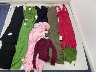 Lot 1995 - NoBody's Child clothing