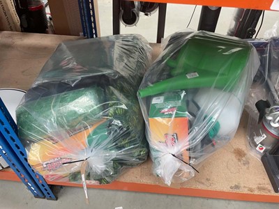 Lot 3163 - 2 bags of Garden privacy screens, weed control...