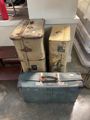 Lot 1356 - 3 various vintage travel cases