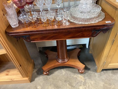 Lot 1370 - Mahogany single pedestal folding card table