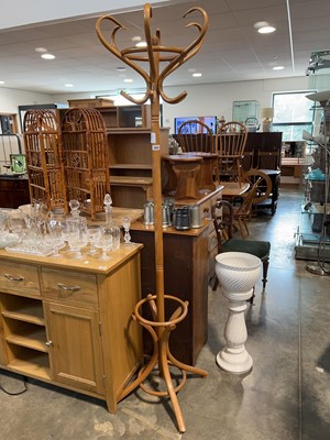 Lot 1373 - Beech free standing hat and coat stand