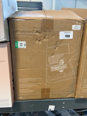 Lot 1139 - Panasonic automatic bread maker (SD-YR2540)