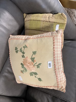 Lot 1377 - 6 scatter cushions