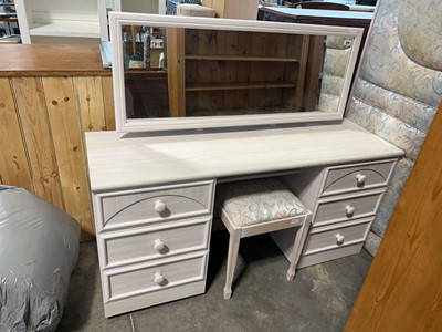 Lot 1399 - Limed wood finish bedroom suite comprising 6...
