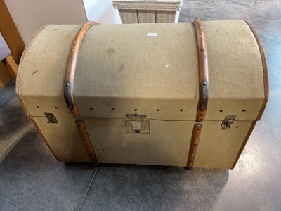 Lot 1400 - Vintage travel trunk with twin handles in...