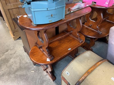 Lot 1402 - Set of 4 similar dark oak bar type coffee tables