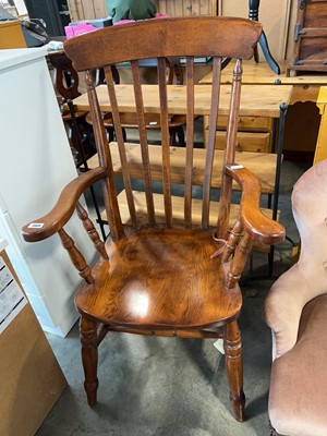 Lot 1404 - Dark oak Windsor chair