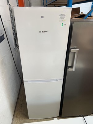 Lot 2001 - Bosch upright fridge/freezer in white finish