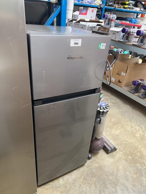 Lot 2003 - Fridgemaster fridge/freezer in silver finish