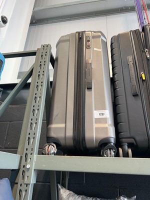 Lot 1237 - 2 Samsonite hard shell suitcases in grey
