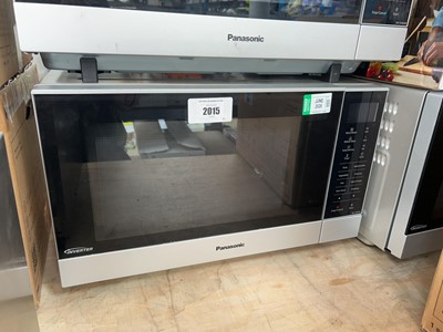 Lot 2015 - Panasonic NN-SF464N inverter digital microwave...