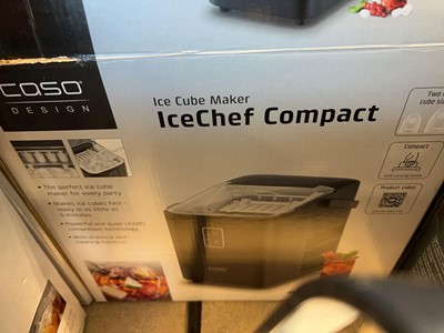 Lot 1179 - Boxed Ice Chef compact ice cube maker
