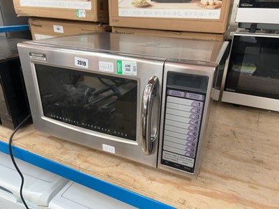 Lot 2019 - Sharp R-218TP 1000W commercial microwave