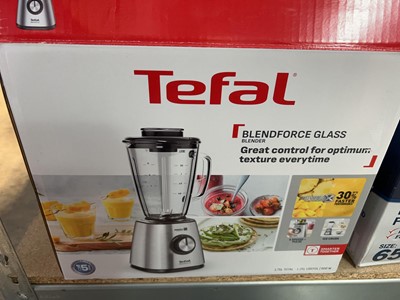 Lot 1186 - Tefal Blendforce glass blender