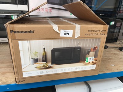 Lot 2024 - Panasonic NN-ST22QB digital microwave oven in...