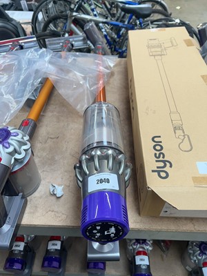 Lot 2040 - Dyson Cyclone V10 cordless stick vacuum...