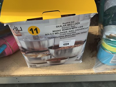 Lot 1224 - Box of mixing bowls with lids