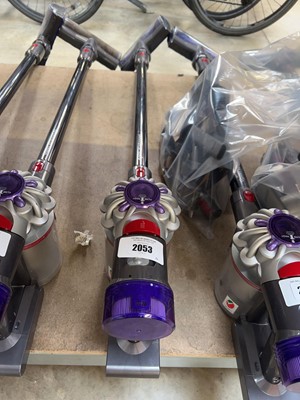 Lot 2053 - Dyson V8 Advance cordless stick vacuum cleaner...