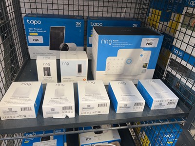 Lot 2152 - Ring 8 piece alarm wireless home security...